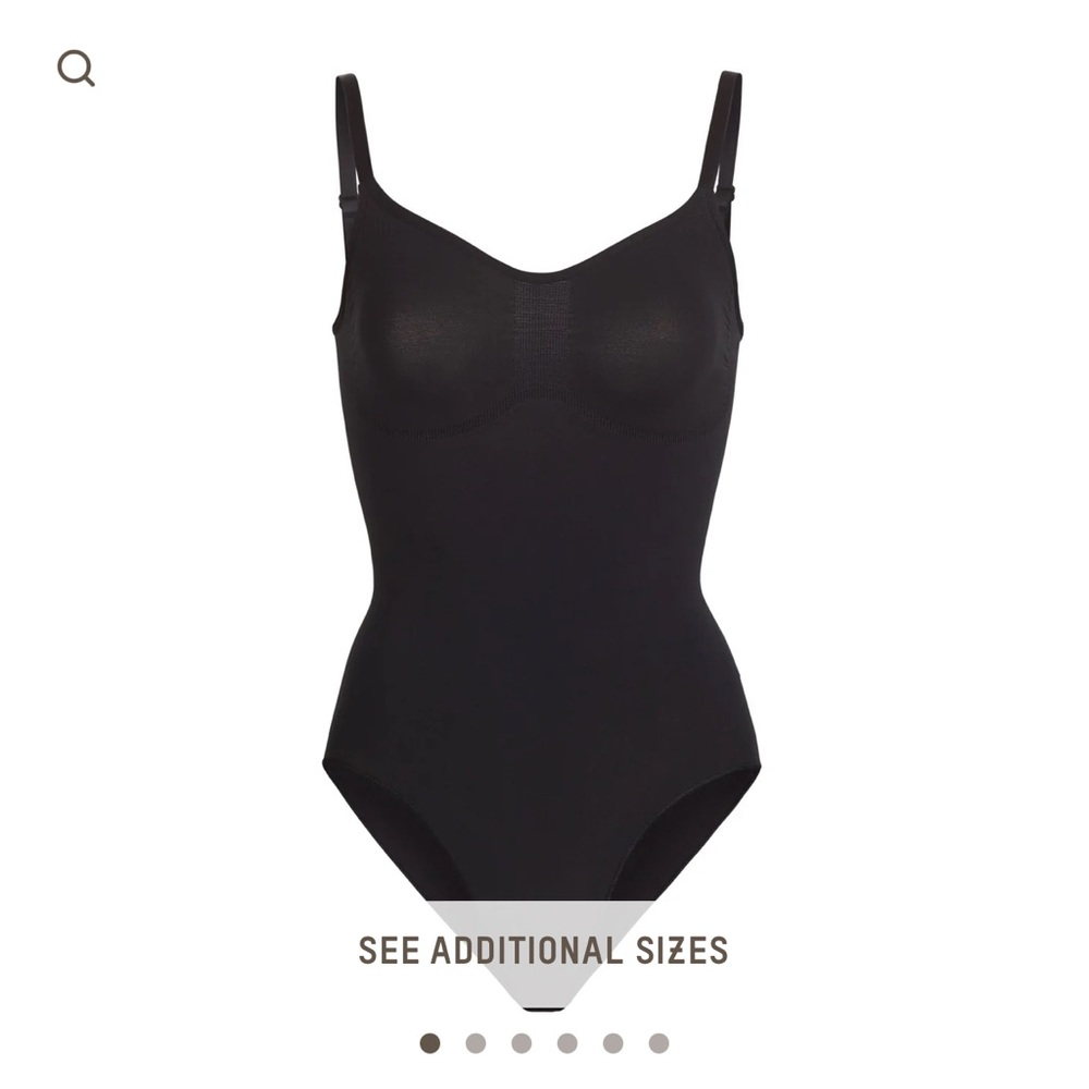 Skims sculpting bodysuit with snaps S/M